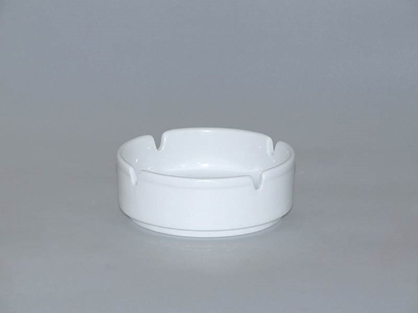 Obrázky: Bílý porcelánový popelník se čtyřmi výřezy, Obrázek 3