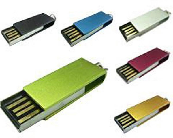Obrázky: Mini rotující černý USB flash disk 4GB