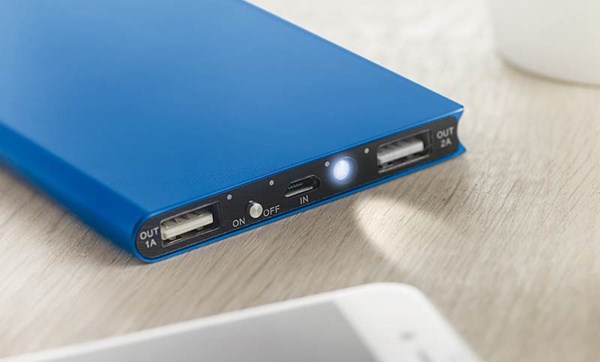 Obrázky: Modrá Power banka Poweflat 8000 mAh, Obrázek 4