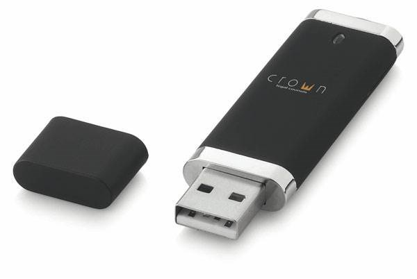 Obrázky: Černý plastový USB flash disk 16GB s krytkou