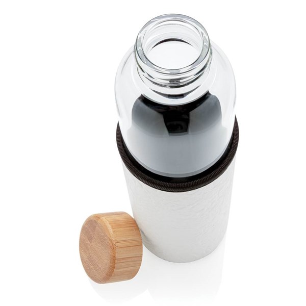 Obrázky: Skleněná láhev ve vzorovaném PU obalu, 550ml, bílá, Obrázek 4