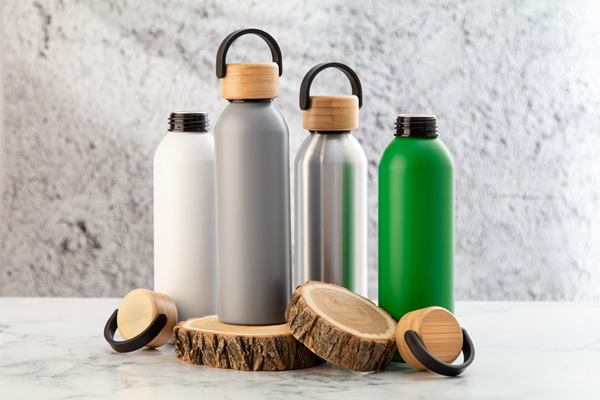 Obrázky: Zelená hliník. sport. láhev s bambus. víčkem,600 ml, Obrázek 2