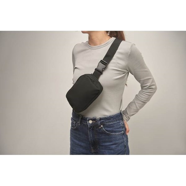 Obrázky: Taštička/ledvinka z RPET polyest. 210D, černá, Obrázek 6