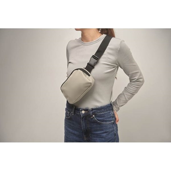 Obrázky: Taštička/ledvinka z RPET polyest. 210D, svět. bílá, Obrázek 6