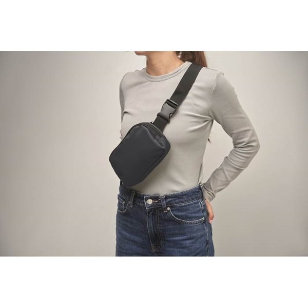 Obrázky: Taštička/ledvinka z RPET polyest. 210D, modrá, Obrázek 6