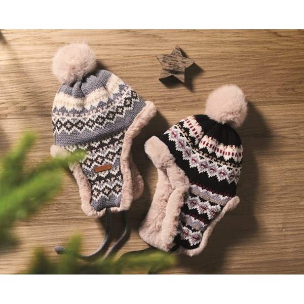 Obrázky: Pletená čepice s klapkami na uši a bambulí, tmavá, Obrázek 4