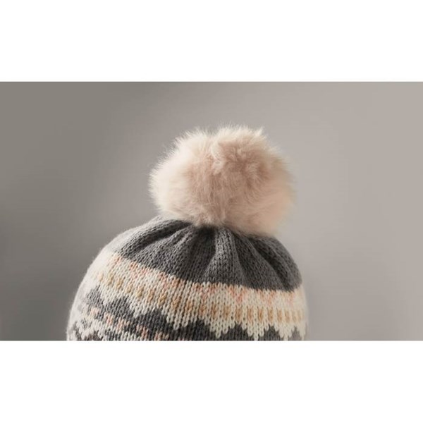 Obrázky: Pletená čepice s klapkami na uši a bambulí, tmavá, Obrázek 7