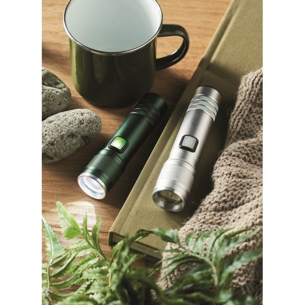 Obrázky: Dobíjecí COB svítilna z recykl. hliníku, stříbrná, Obrázek 6