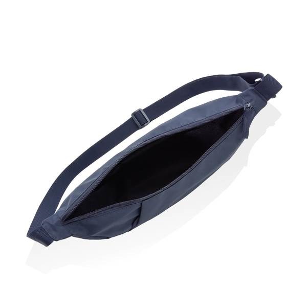 Obrázky: Crossbody XL půlměsíc z RPET AWARE , nám. modrá, Obrázek 3