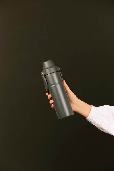 Obrázky: Termoska s držadlem 600 ml z recykl. oceli, zelená, Obrázek 8