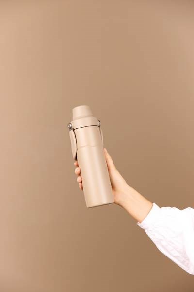 Obrázky: Termoska s držadlem 600 ml z recykl. oceli, béžová, Obrázek 8