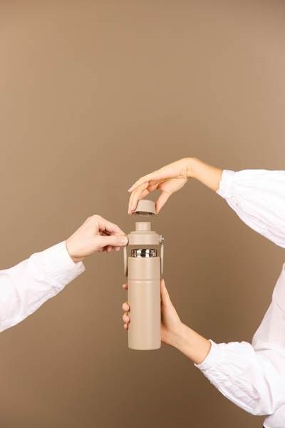 Obrázky: Termoska s držadlem 600 ml z recykl. oceli, béžová, Obrázek 10