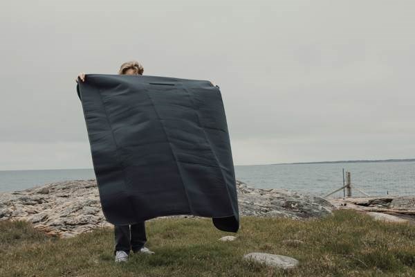 Obrázky: Černá pikniková deka s dlouhým popruhem, Obrázek 5