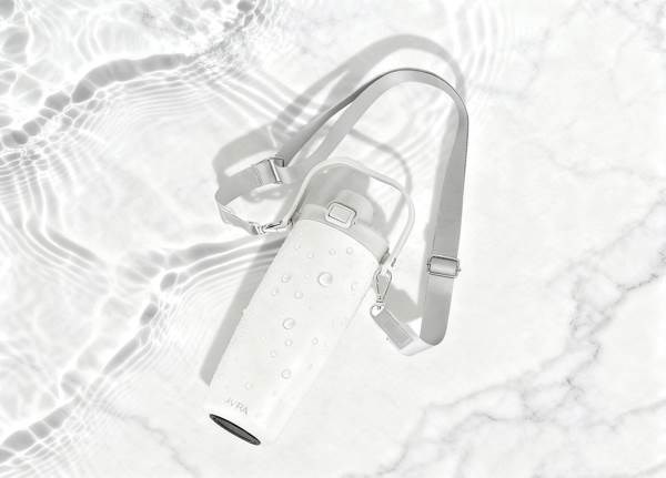 Obrázky: Termohrnek z recykl.nerez oceli s popruhem, bílá, Obrázek 11