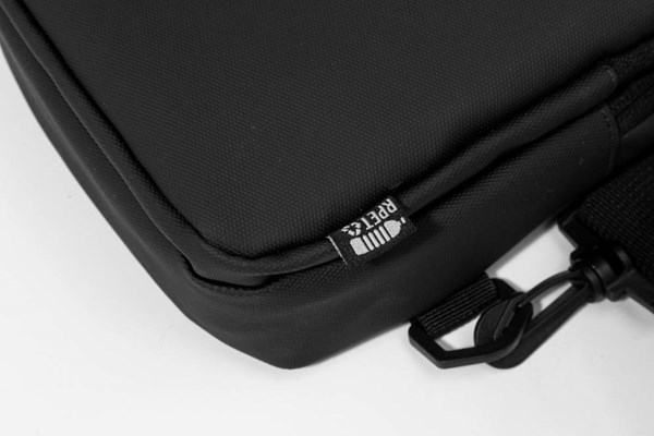 Obrázky: Nepromokavá crossbody RPET taška, černá, Obrázek 5