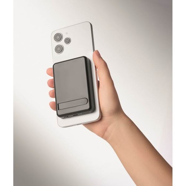 Obrázky: Černá magnetická powerbanka - sada 5000mAh, Obrázek 6
