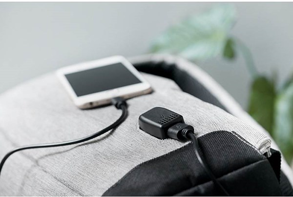 Obrázky: Elegantní šedý batoh s USB nabíjecím kabelem, Obrázek 5