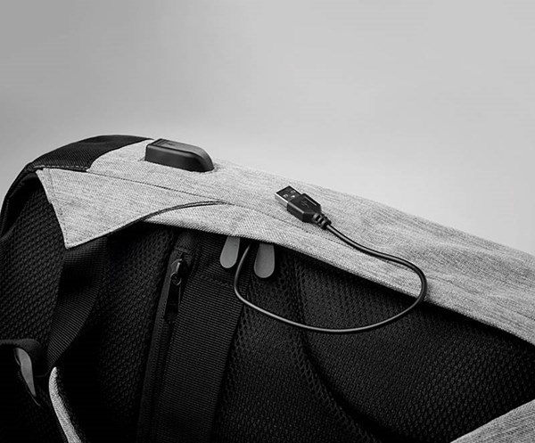 Obrázky: Elegantní šedý batoh s USB nabíjecím kabelem, Obrázek 6