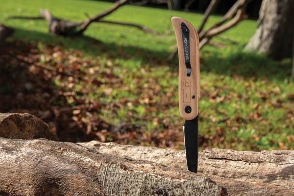 Obrázky: Skládací nůž Nemus se zámkem a detaily z FSC® dřeva, Obrázek 7