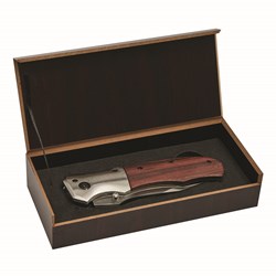 Zobrazit detaily pro Lovecký nůž s pojistkou a klipem na opasek,dřev.box Obrázky: Lovecký nůž s pojistkou a klipem na opasek,dřev.box